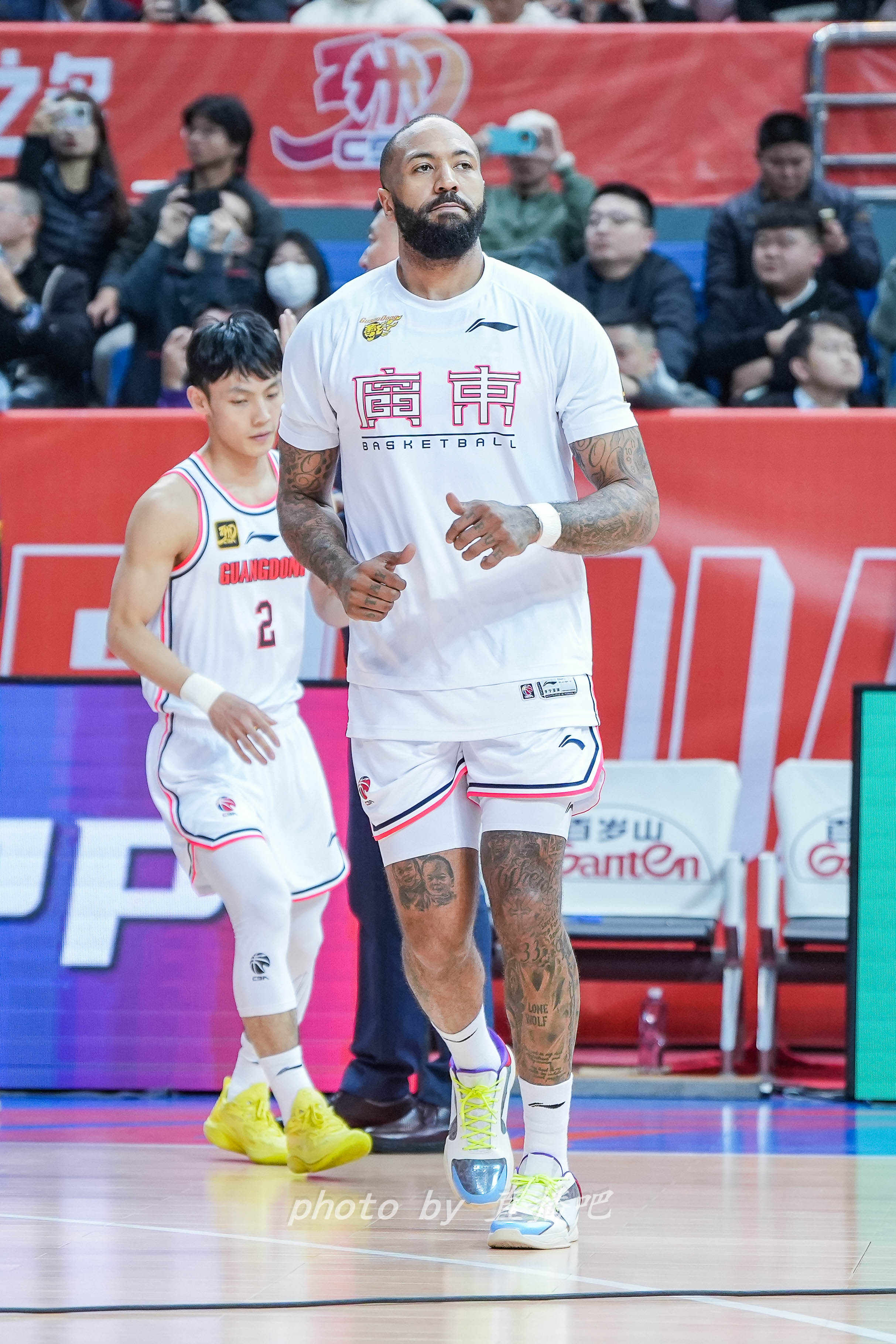  打得不錯！36歲吉倫沃特原本的第三外援卻成廣東男籃的真大腿