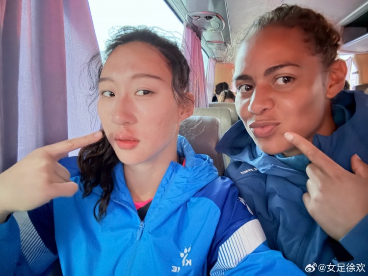  神勇！女足國門徐歡曬照，比賽中被球砸臉仍力保球門不失