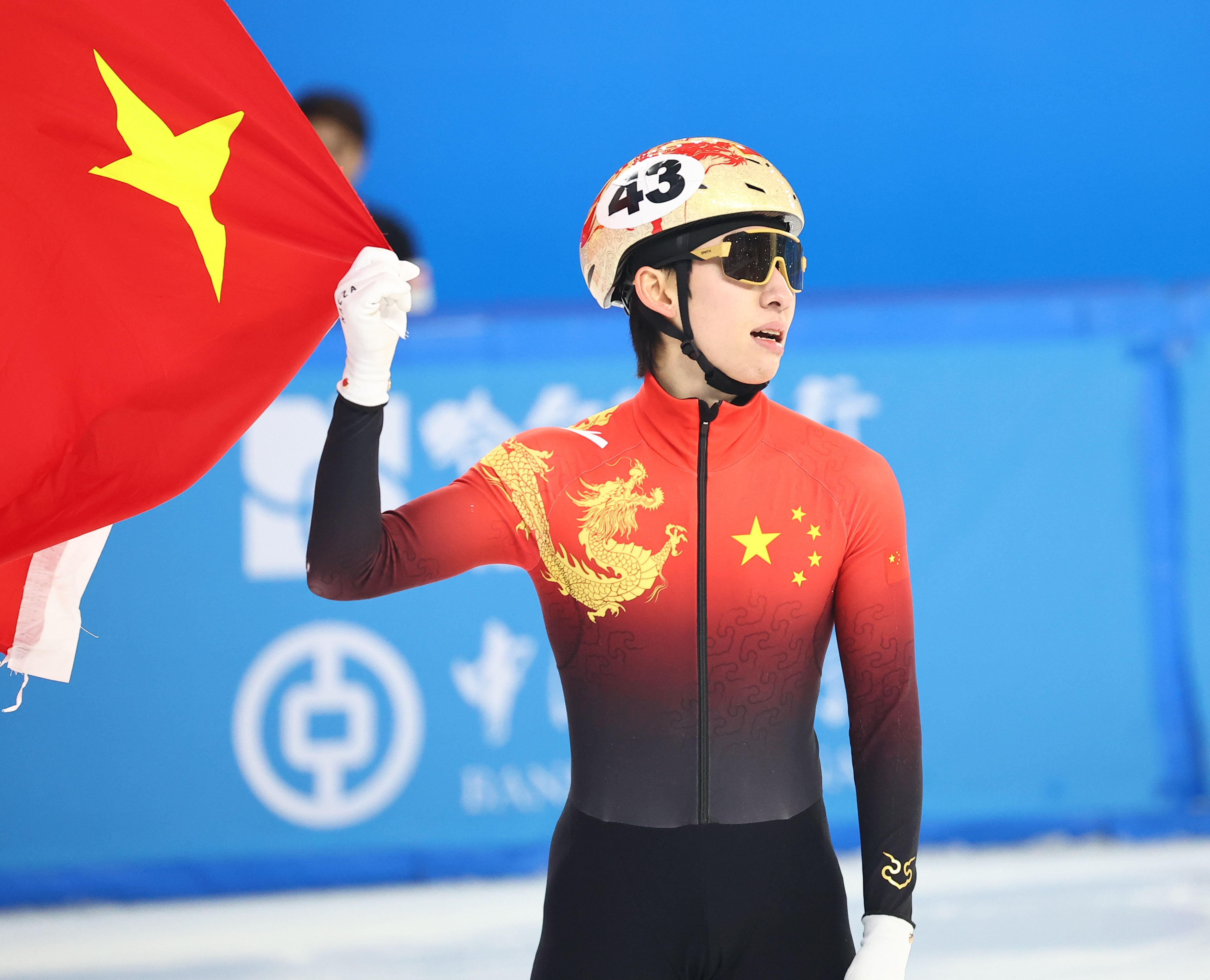  媒體人：中國冰雪歸化非常成功，但足球歸化花更多錢卻連水花都沒